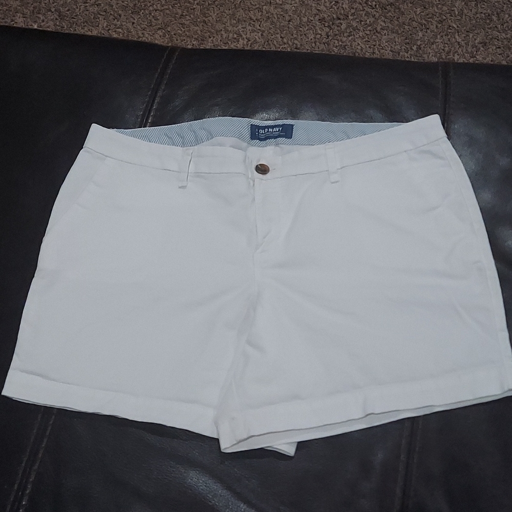 Comfortable shorts worn a handful of times. Washed in cold and hung up to dry.